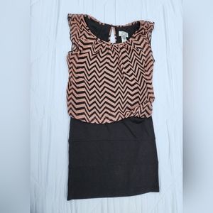 Sweet Storm size small beige and black zig zag striped mini skirt dress